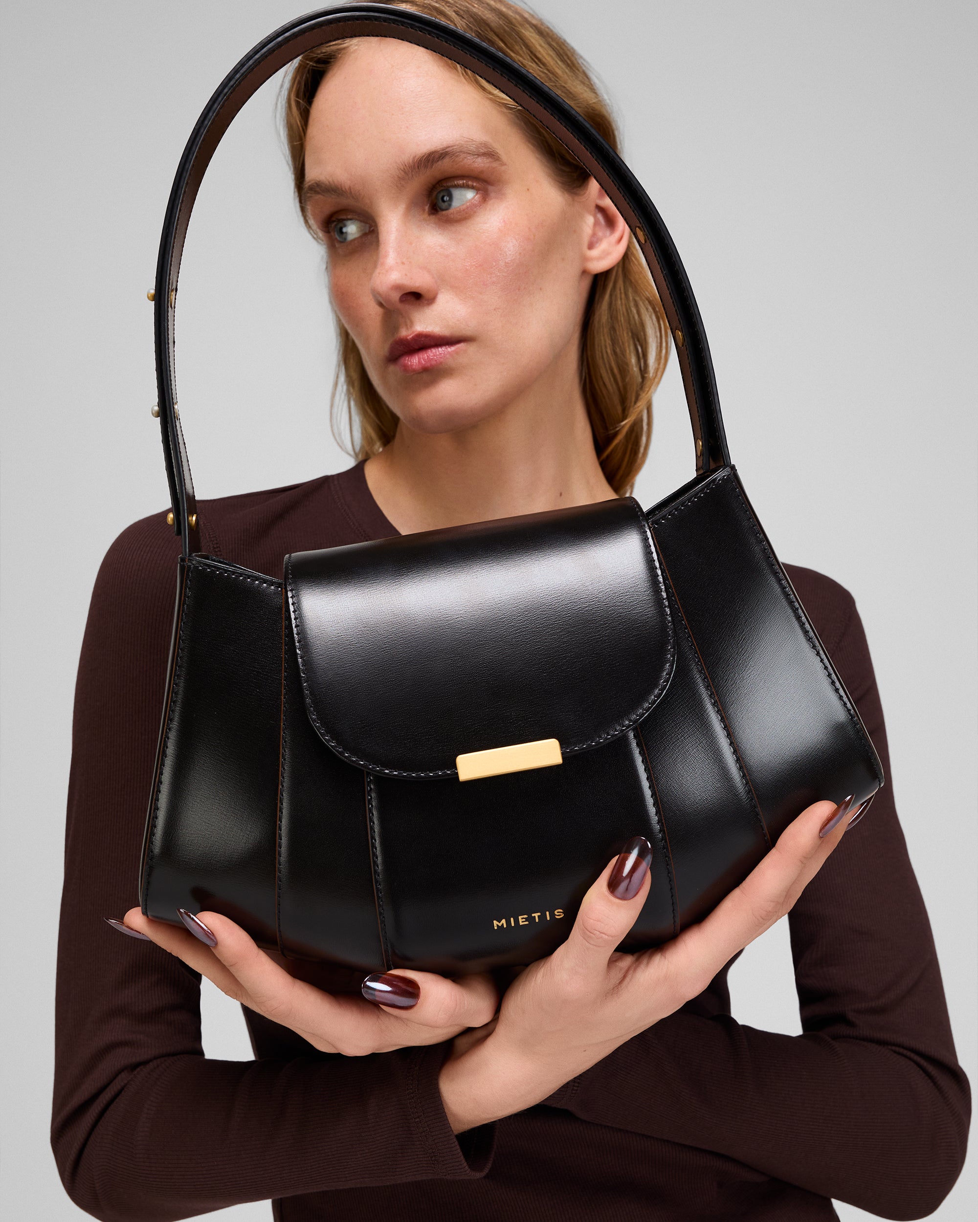  Tatu Hobo Black – Mietis