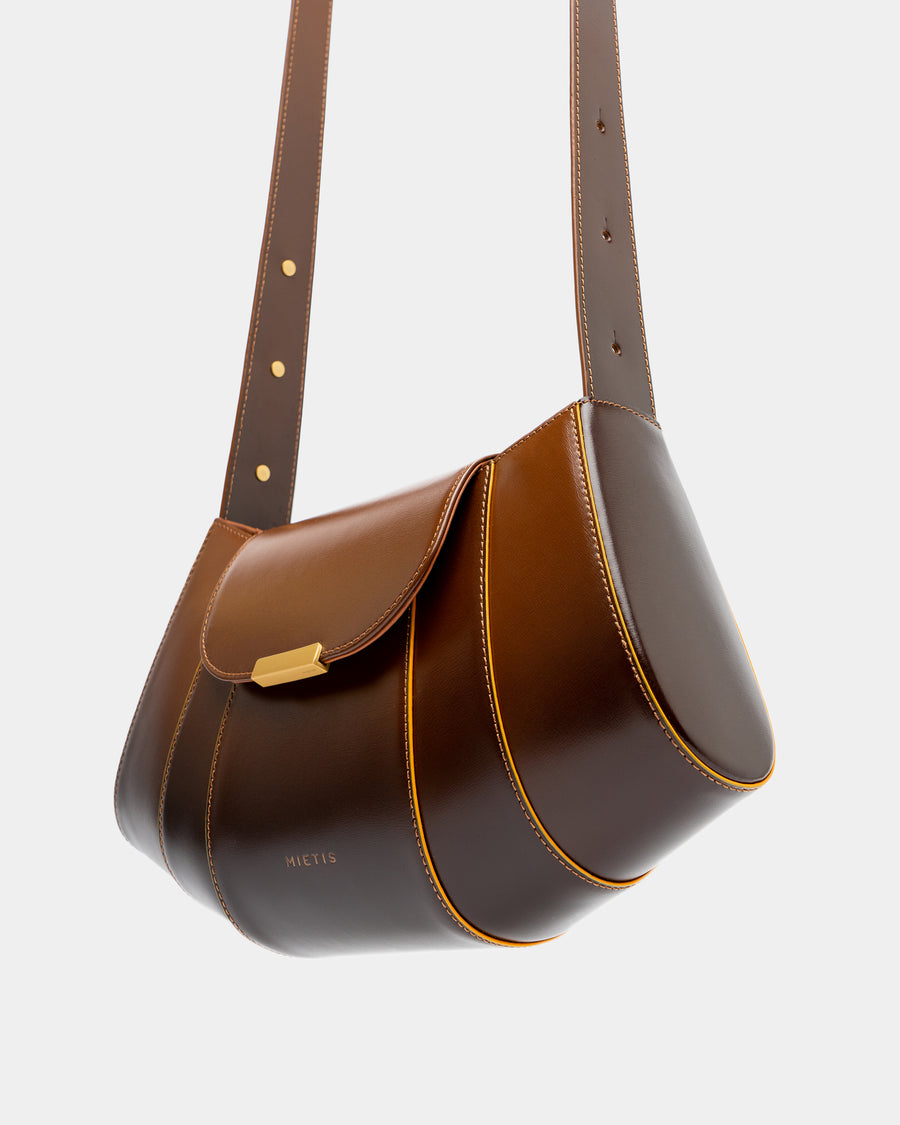 Tatu Hobo Chocolate Fumeé