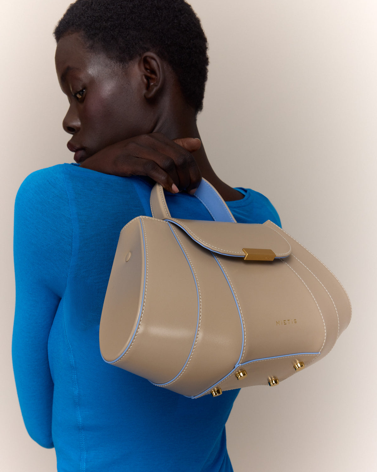 Tatito Warm Linen leather handbag by MIETIS – view 9