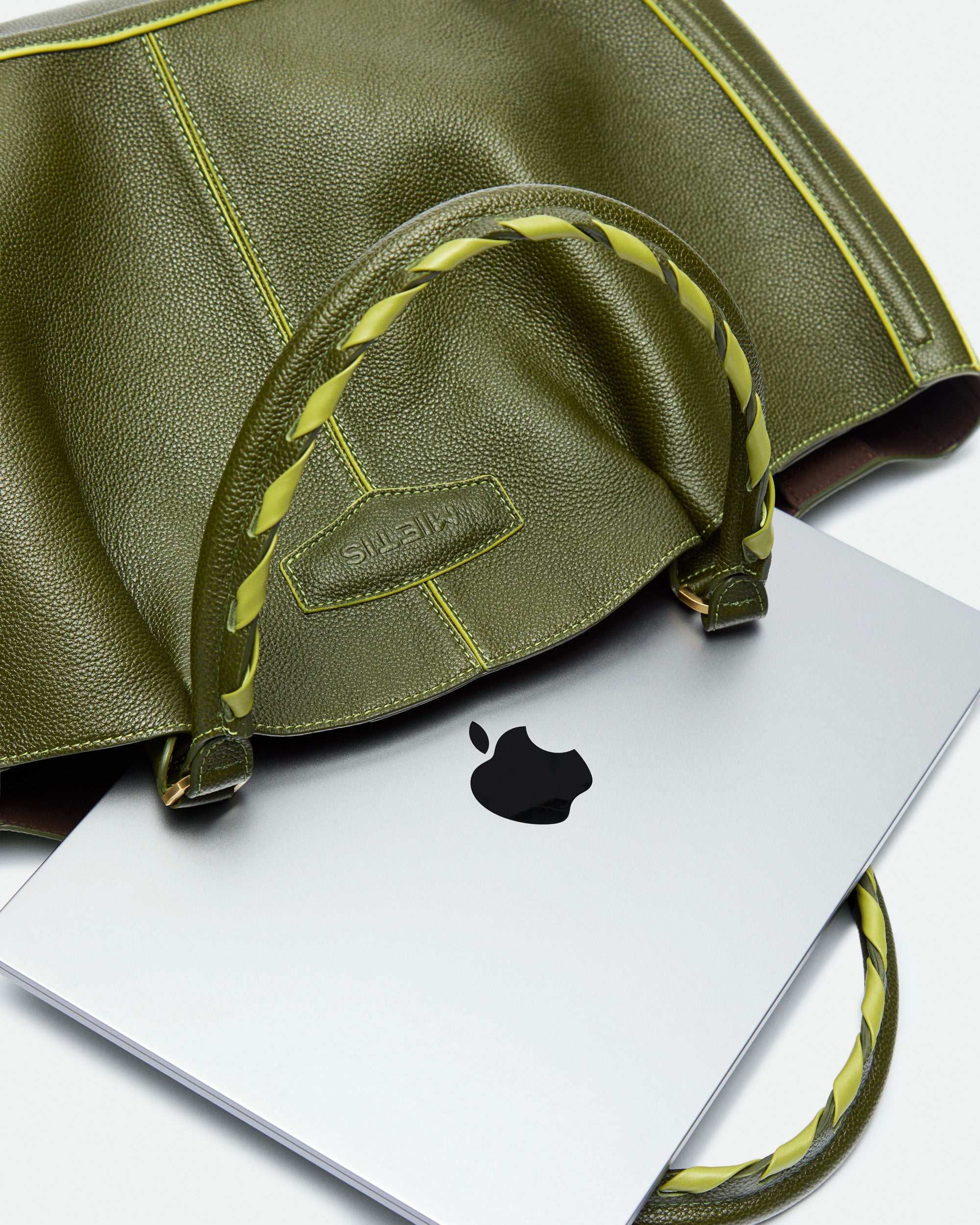 Max Cypress Green grained leather bag – MIETIS ROOTED Fall.Winter 2026 – 07