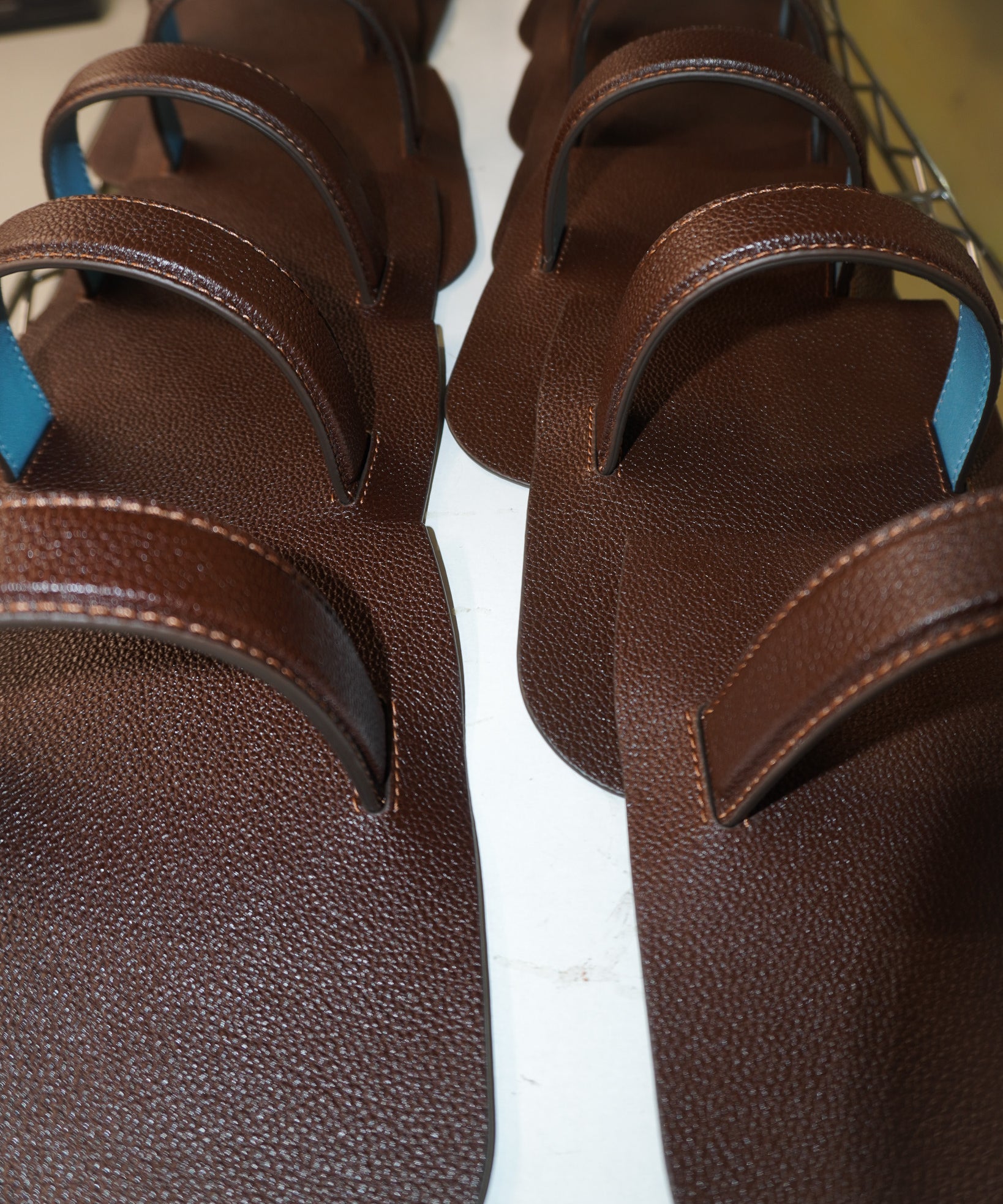Cutting the leather for a MIETIS bag – ROOTED craft