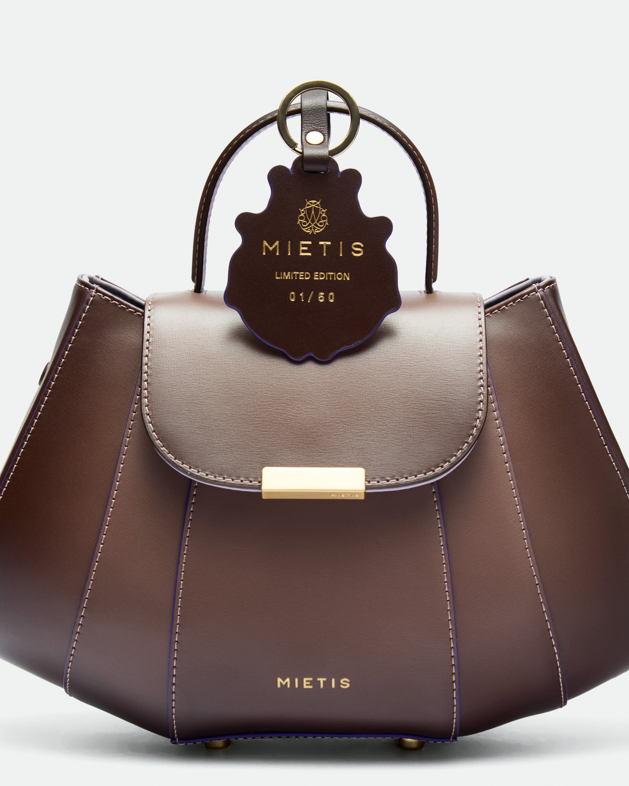 Tatito Cocoa Powder Fumée Limited Edition leather bag – MIETIS ROOTED Fall.Winter 2026 – 04