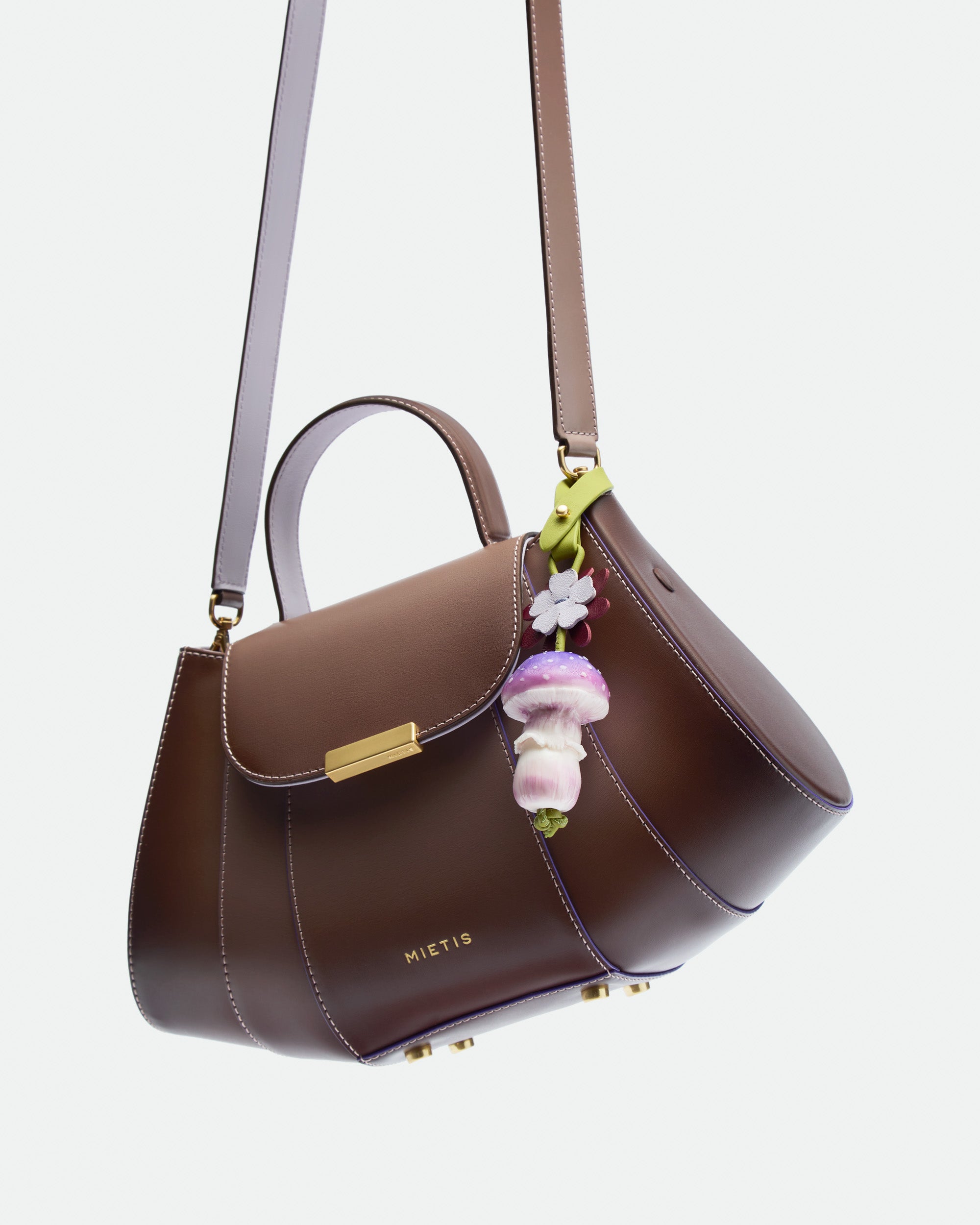 Tatito Cocoa Powder Fumée Limited Edition leather bag – MIETIS ROOTED Fall.Winter 2026 – 07