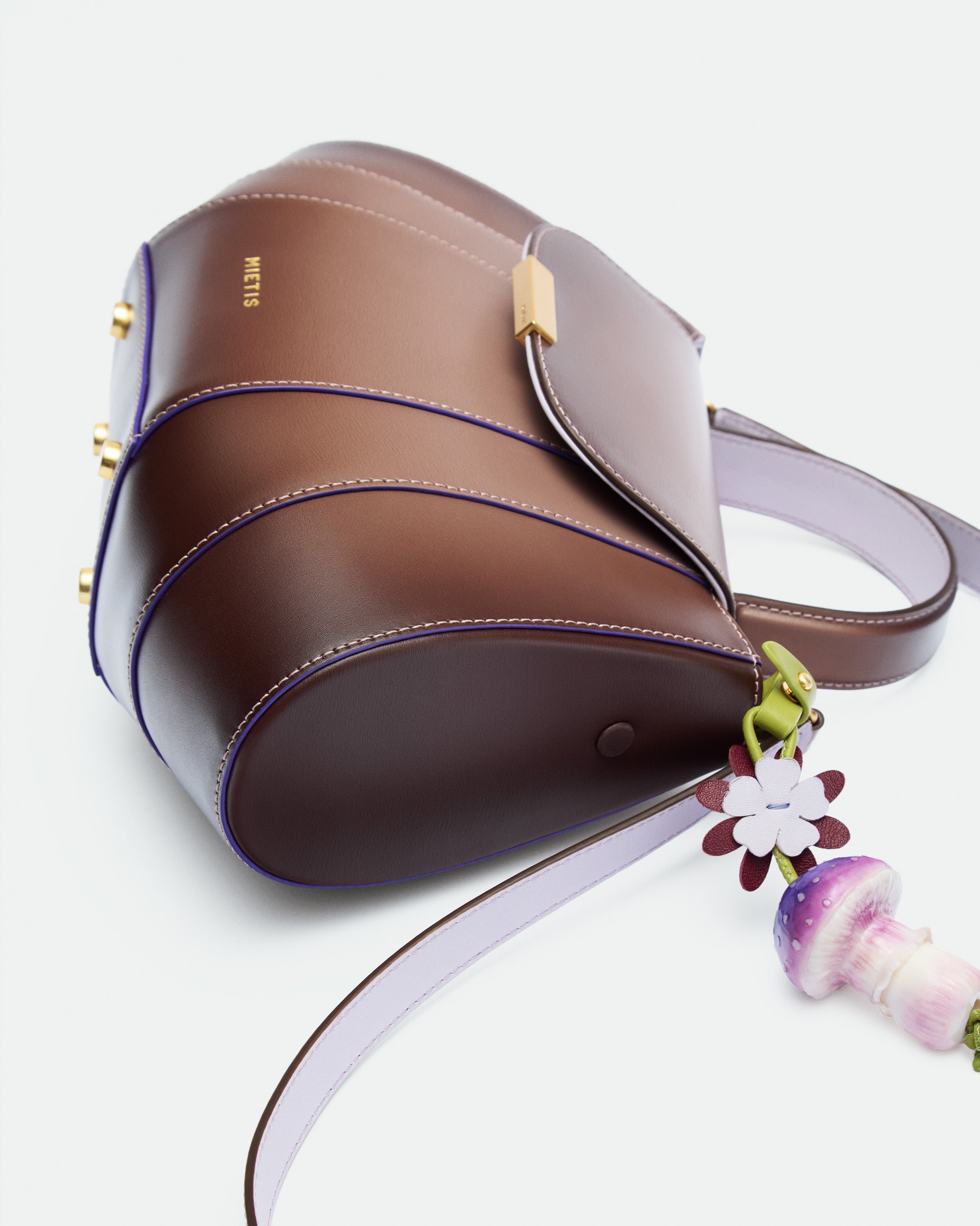 Tatito Cocoa Powder Fumée Limited Edition leather bag – MIETIS ROOTED Fall.Winter 2026 – 08