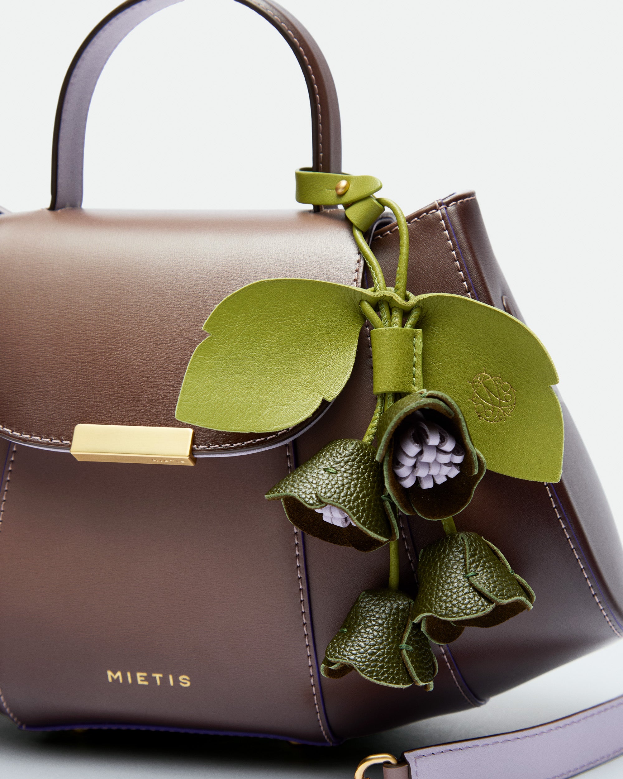 Tatito Cocoa Powder Fumée Limited Edition leather bag – MIETIS ROOTED Fall.Winter 2026 – 10
